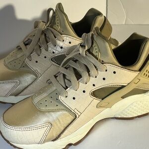 Nike Air Huarache Run PRM premium Oatmeal size 9